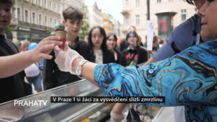 V Praze 1 si žáci za vysvědčení slízli zmrzlinu