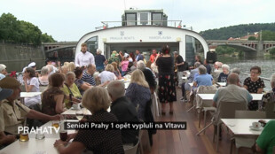 Senioři Prahy 1 opět vypluli na Vltavu