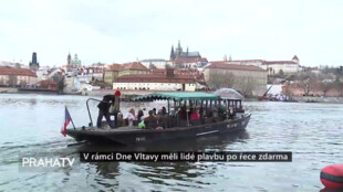 V rámci Dne Vltavy měli lidé plavbu po řece zdarma